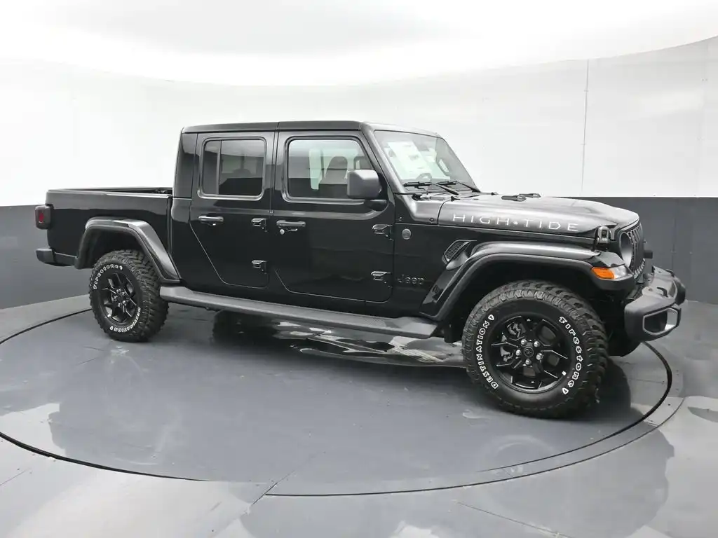 2025 Jeep Gladiator High Tide Auto's photo