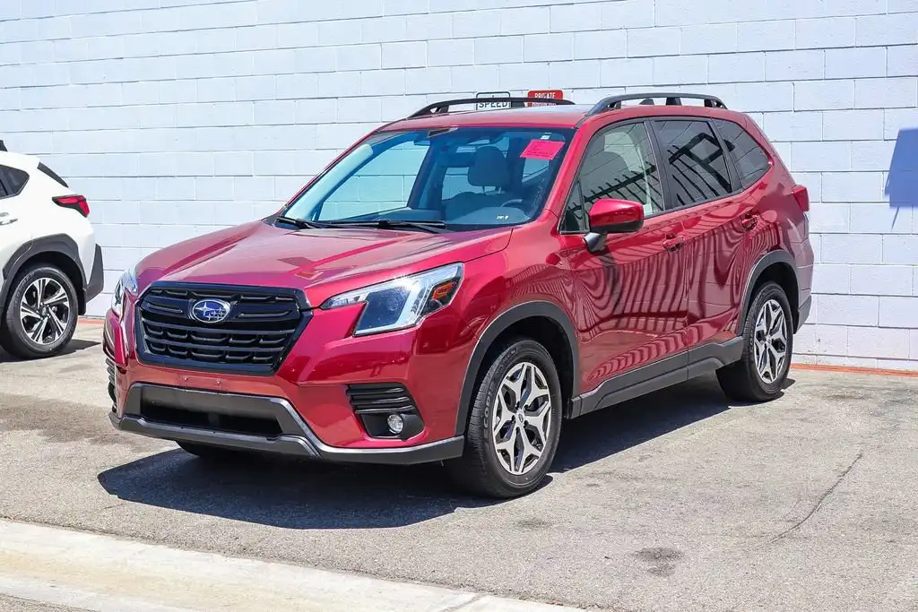 2024 Subaru Forester Premium's photo
