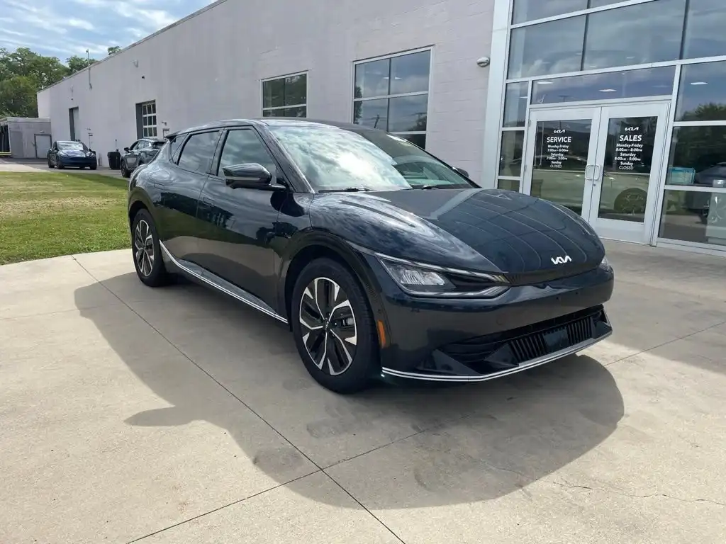 2023 Kia EV6 Wind AWD's photo