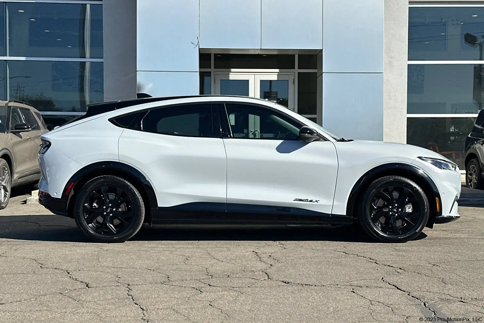 2023 Ford Mustang-Mach-e Premium photo 3