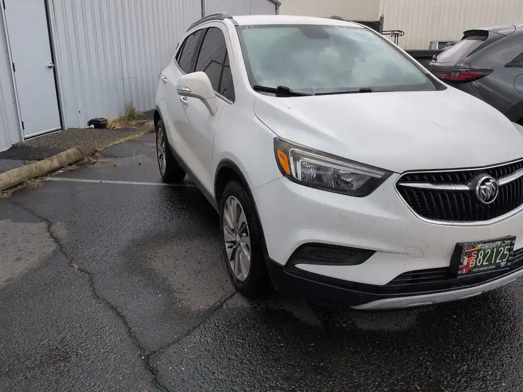 2018 Buick Encore Preferred's photo