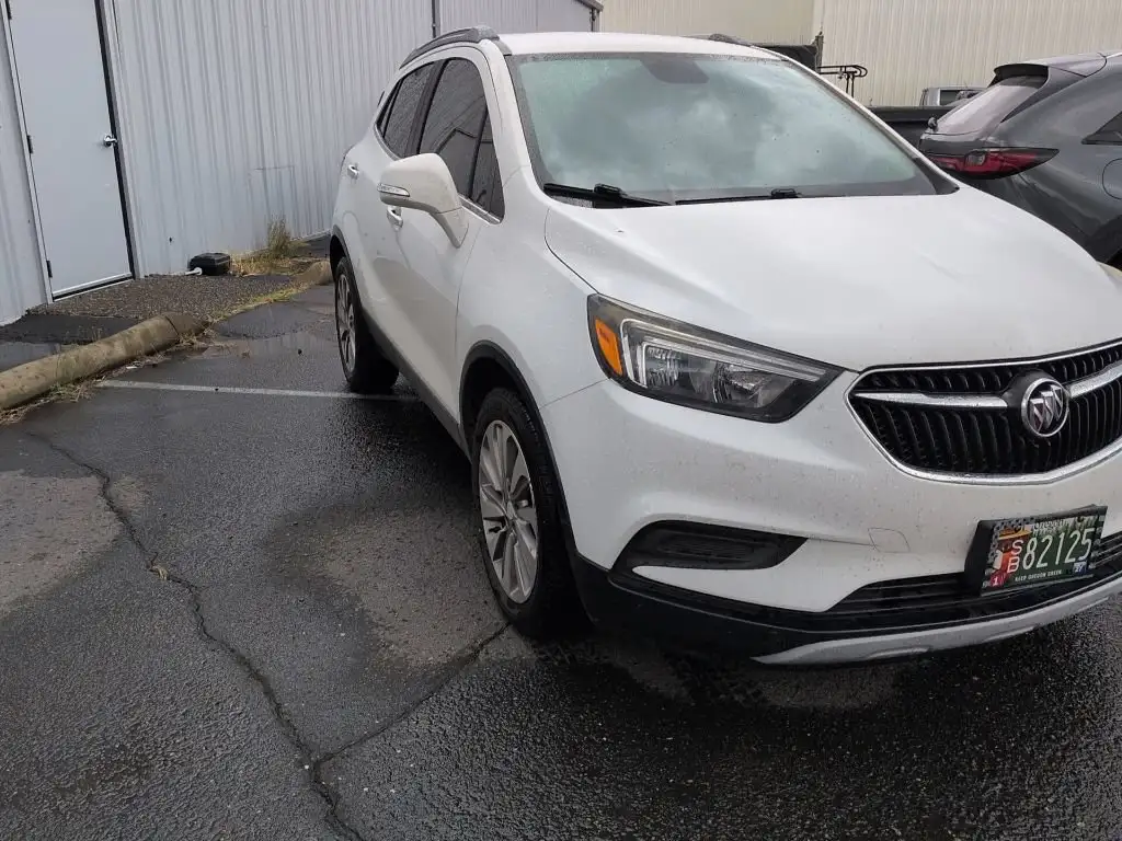 2018 Buick Encore Preferred's photo