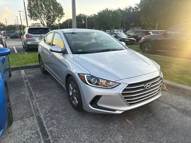 2018 Hyundai Elantra 2.0 SEL A/T SULEZ's photo