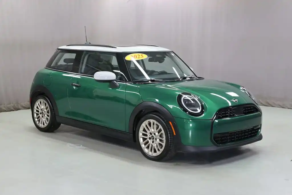 2025 MINI Hardtop Cooper's photo