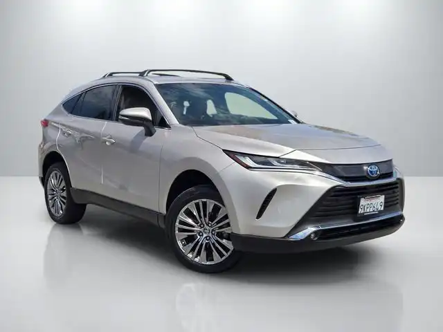 2024 Toyota Venza XLE Hybrid AWD's photo