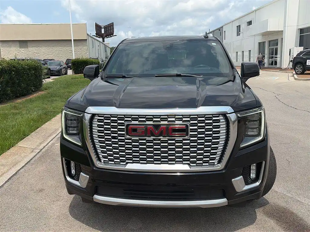 2021 GMC Yukon 4WD Denali's photo