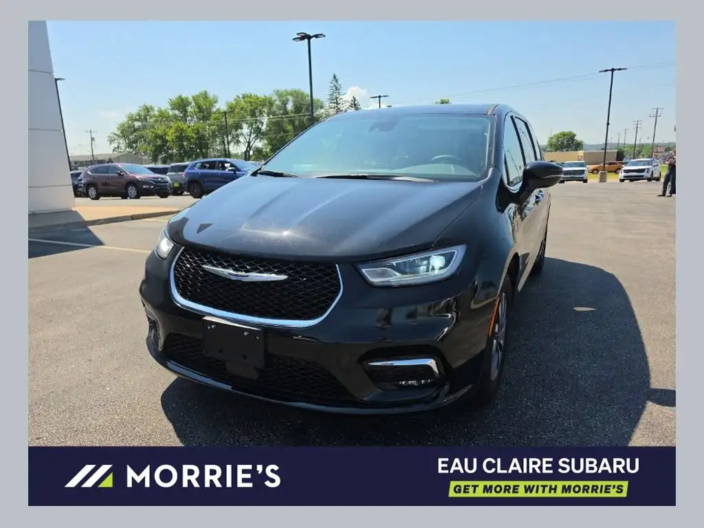 2024 Chrysler Pacifica Hybrid PHEV Select's photo