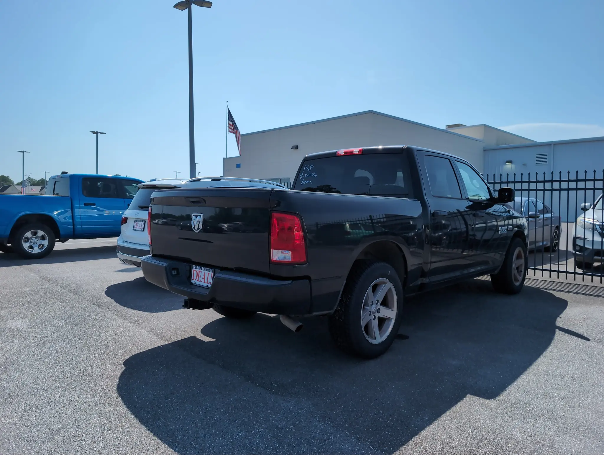 2018 RAM 1500 Express Crew Cab 5'7 photo 3