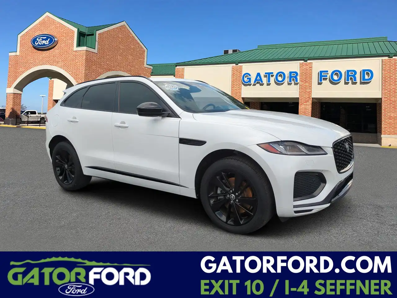 2024 Jaguar F-PACE P250 R-Dynamic S's photo