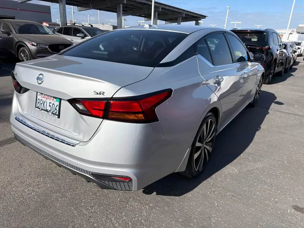 2020 Nissan Altima 2.5 SR photo 5