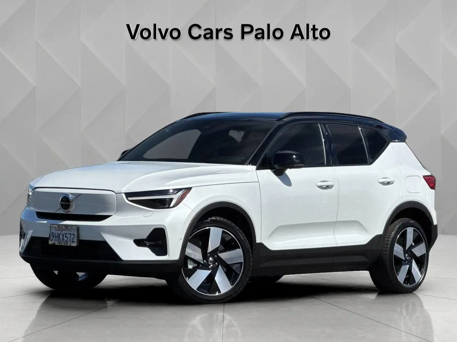 2023 Volvo XC40 P8 Recharge Ultimate AWD's photo