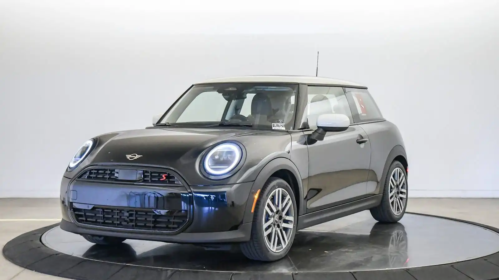 2026 MINI Hardtop Cooper S's photo