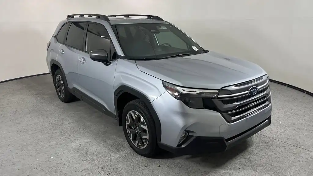 2025 Subaru Forester Premium's photo