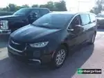2024 Chrysler Pacifica Touring L's photo