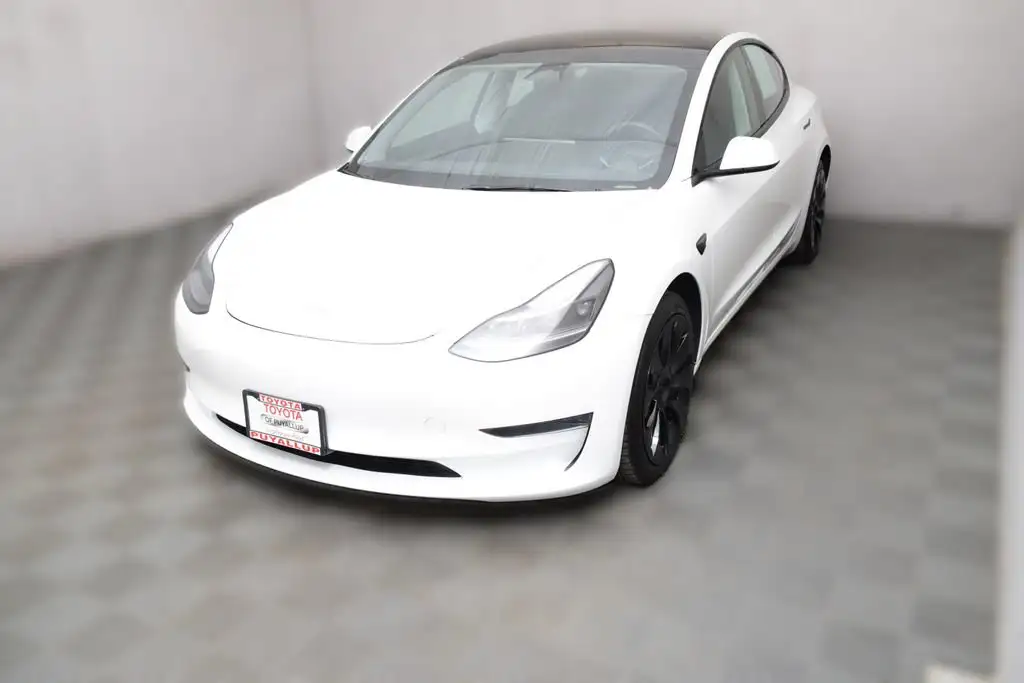 2023 Tesla Model 3 Base's photo