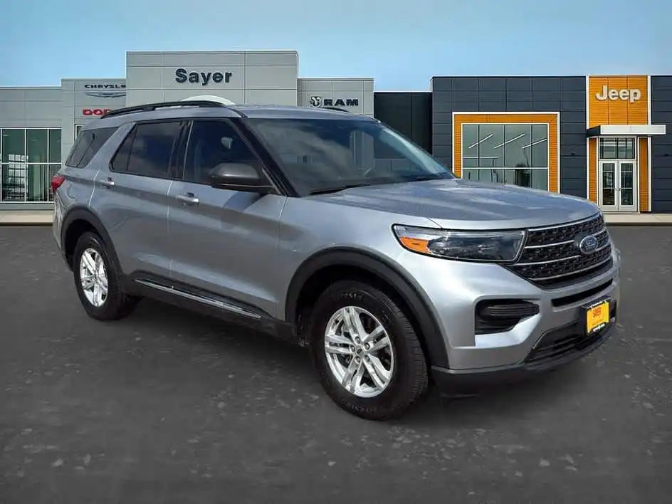 2022 Ford Explorer XLT 4WD's photo