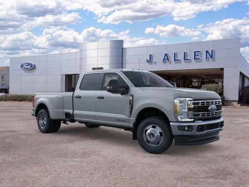 2026 Ford F-350 XLT 4WD Crew Cab DRW 8' Box's photo