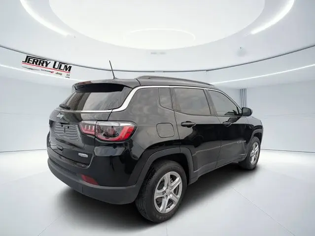 2023 Jeep Compass Latitude 4X4 photo 3