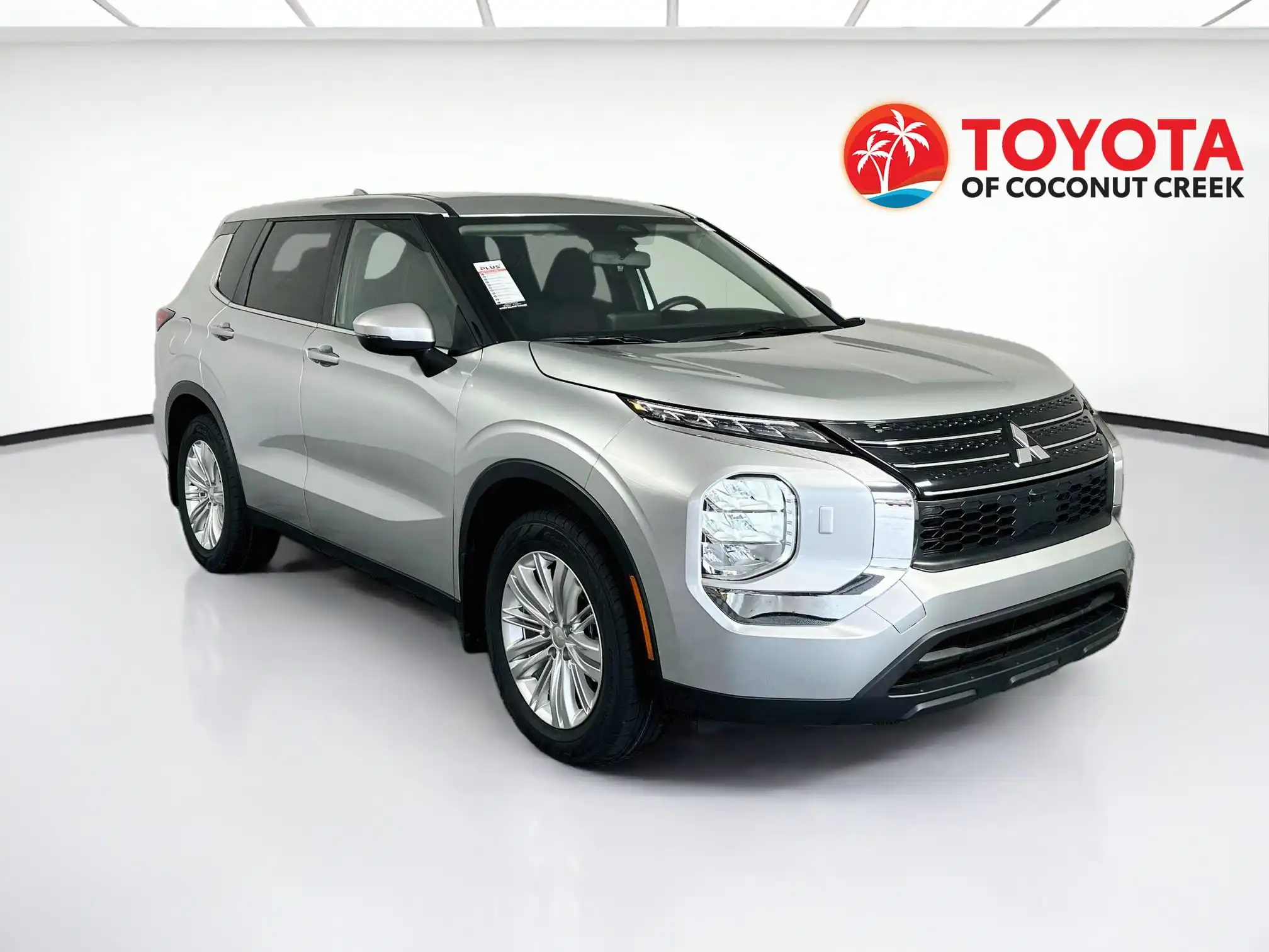 2024 Mitsubishi Outlander ES S-AWC's photo