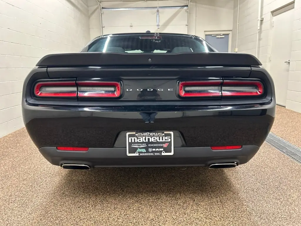 2023 Dodge Challenger SXT Auto photo 3
