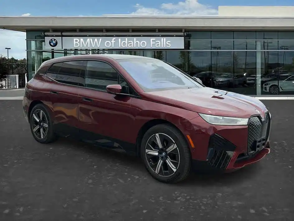 2024 BMW iX xDrive50's photo