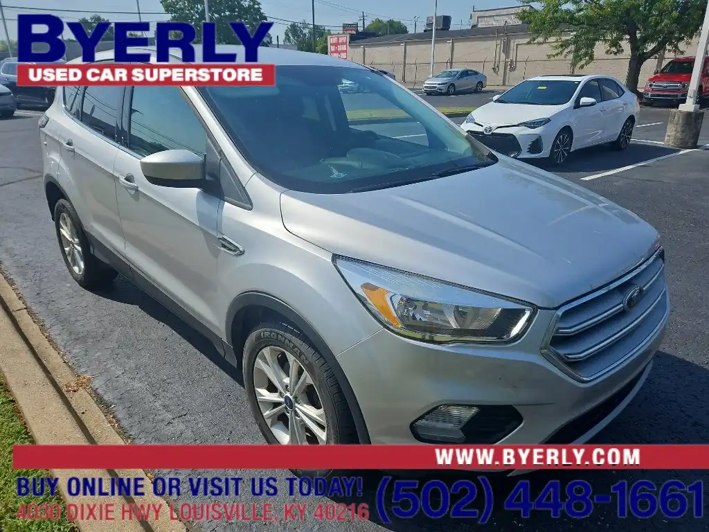 2017 Ford Escape SE's photo