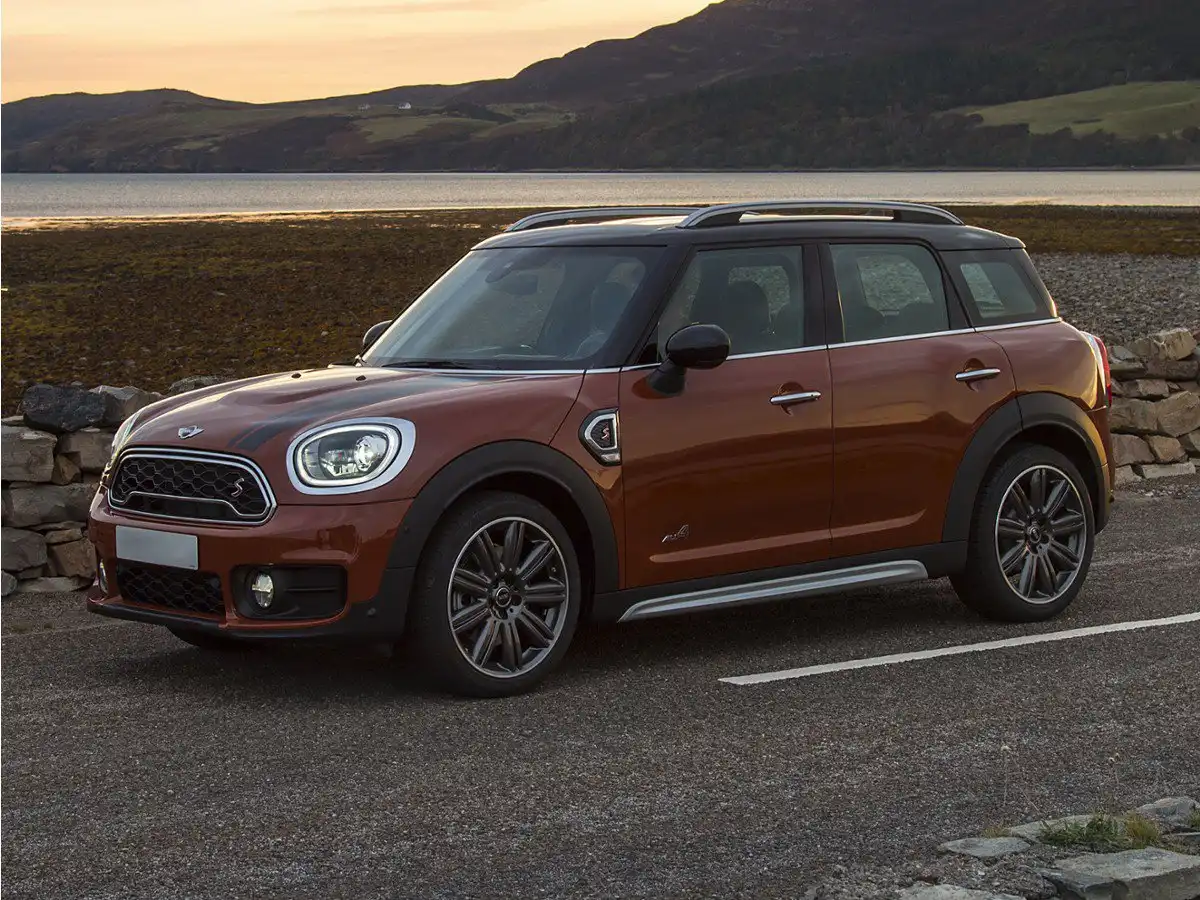2019 MINI Countryman Cooper ALL4 Signature's photo