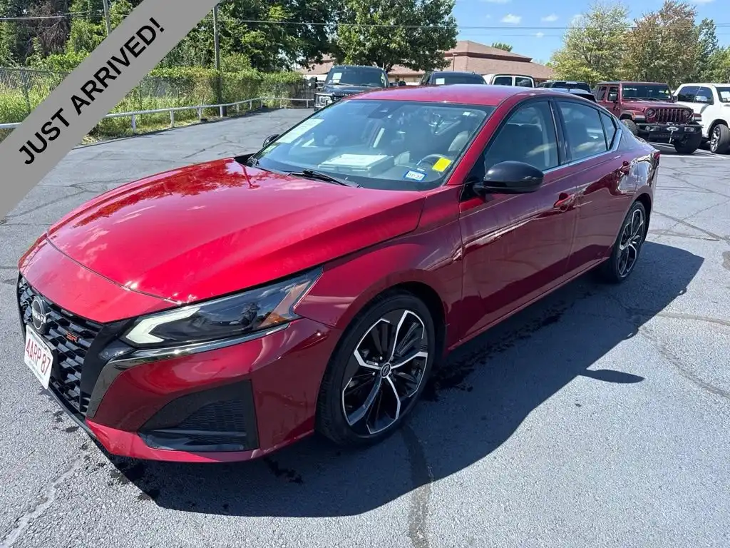 2023 Nissan Altima 2.5 SR's photo