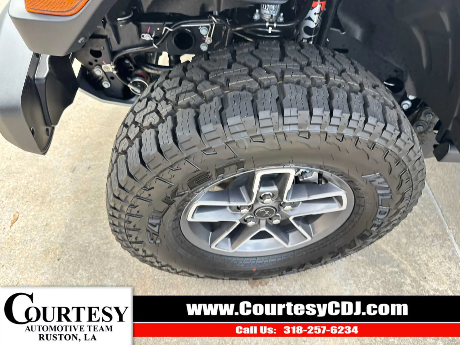 2026 Jeep Gladiator Mojave Auto photo 4