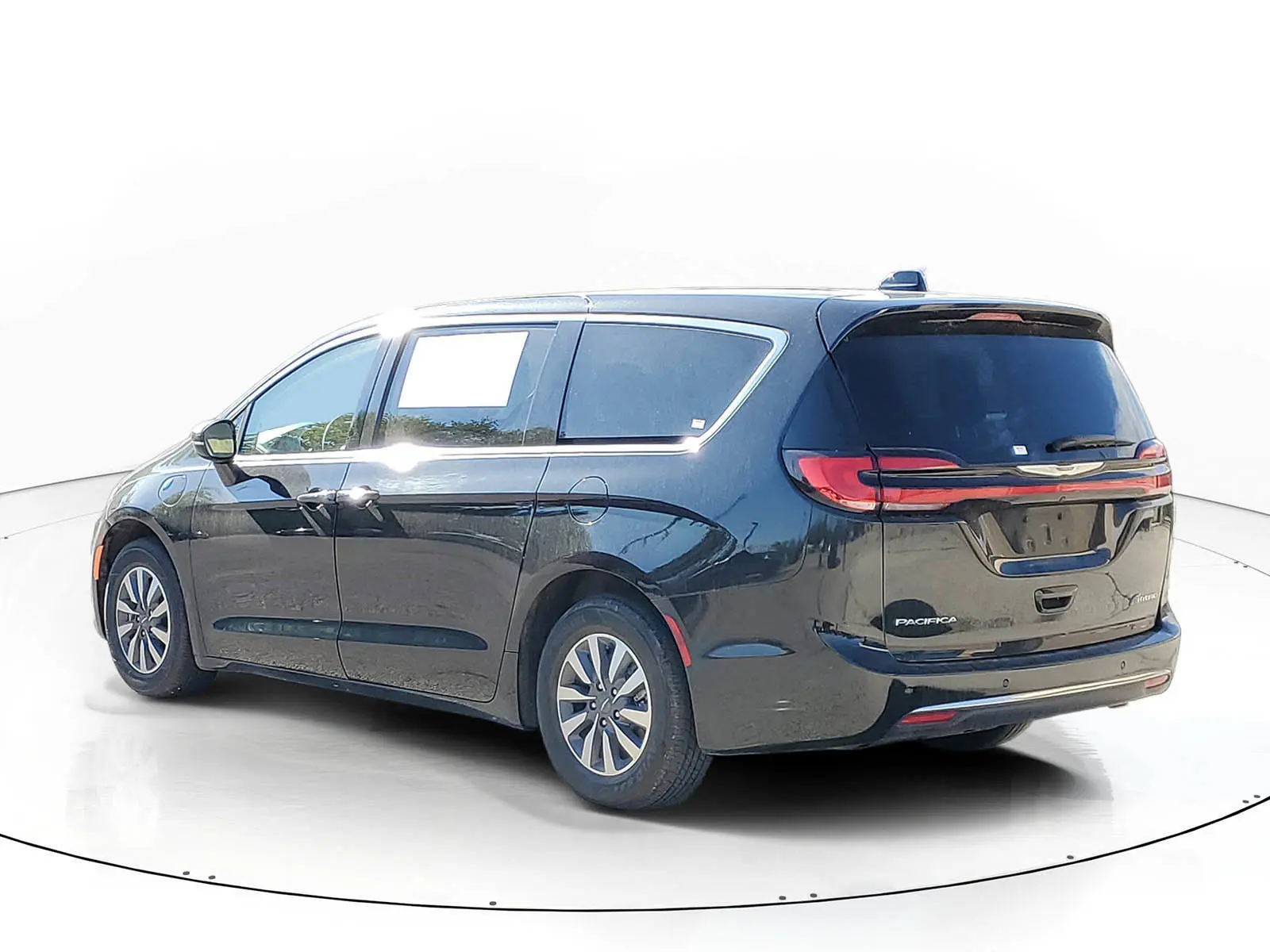 2024 Chrysler Pacifica Hybrid Select PHEV photo 3