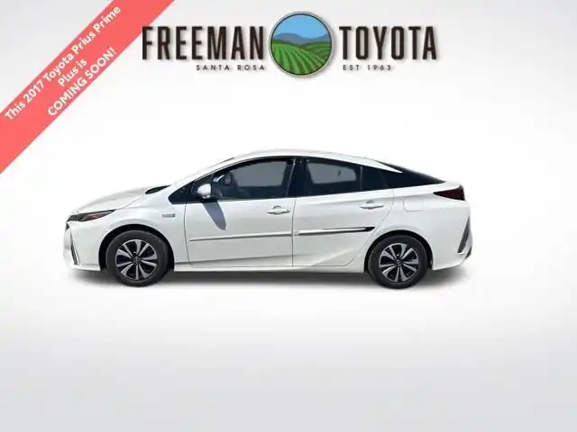 2017 Toyota Prius Prime Plus's photo
