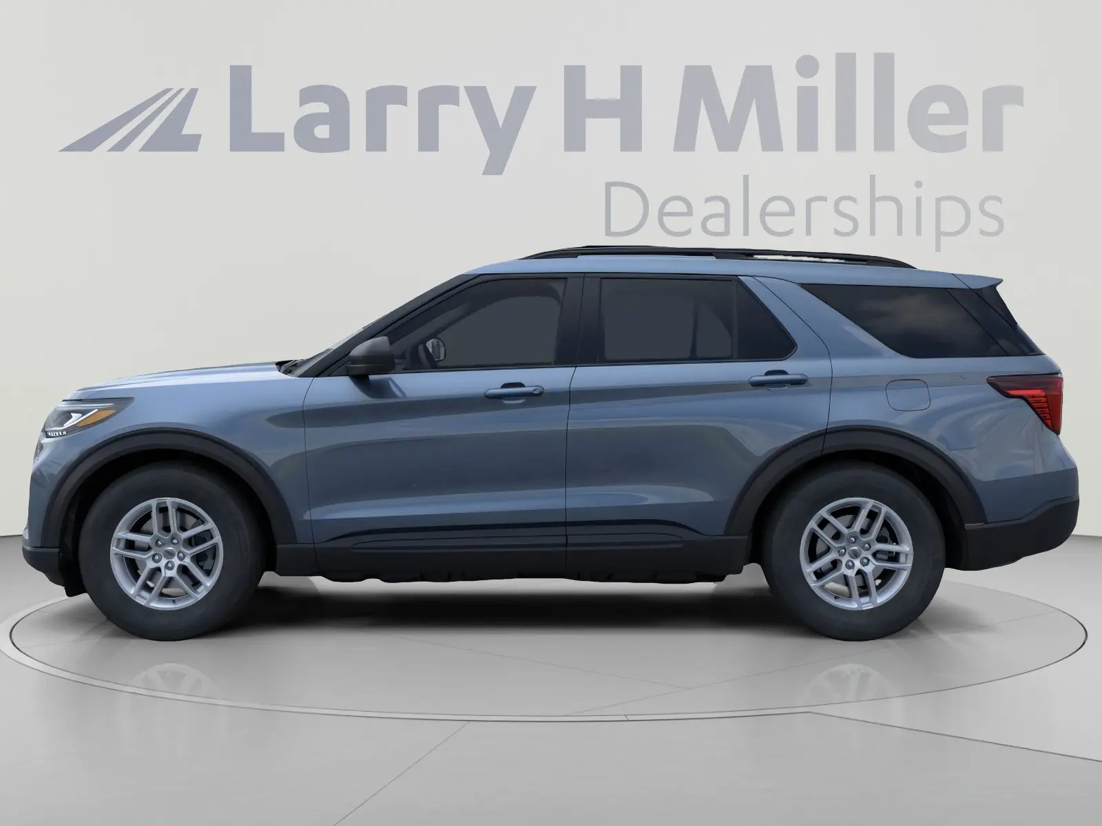 2026 Ford Explorer Active w/200A Pkg photo 3