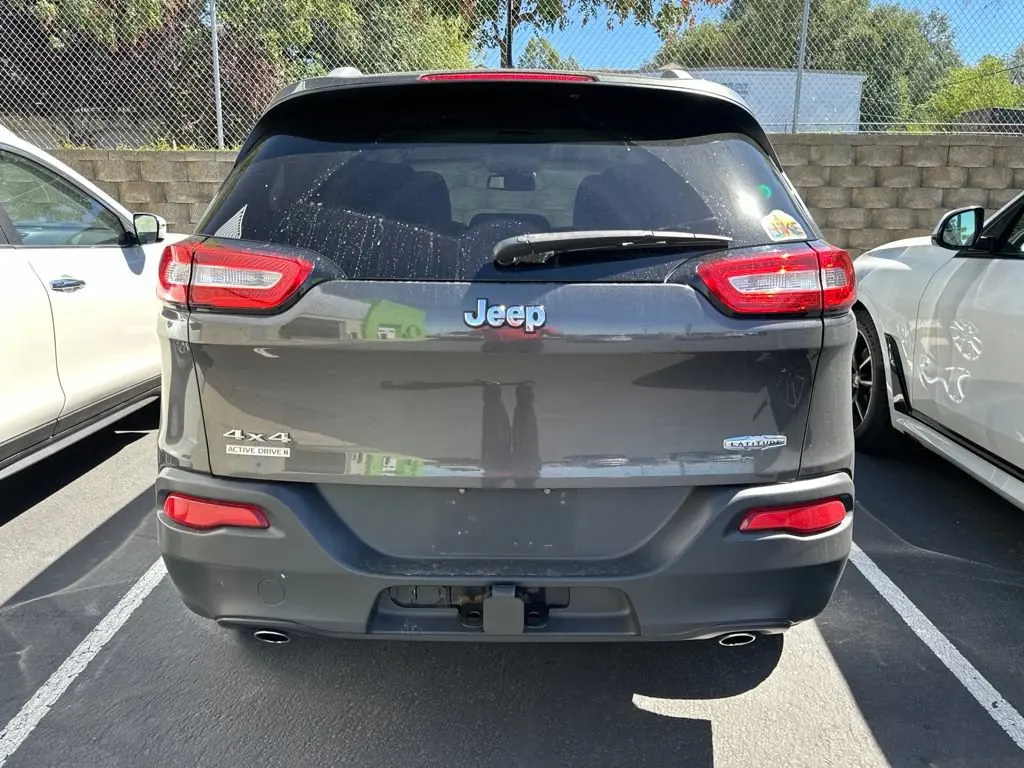 2014 Jeep Cherokee Latitude 4WD photo 5