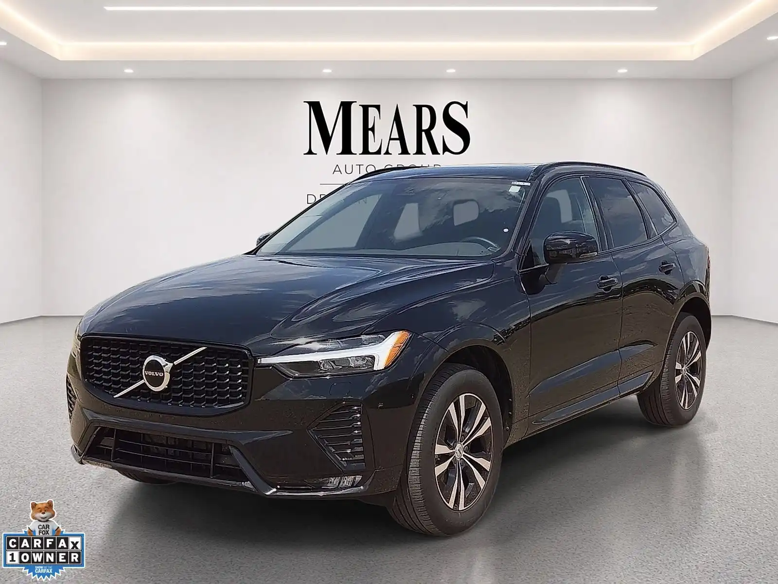 2024 Volvo XC60 B5 Core Dark Theme AWD's photo