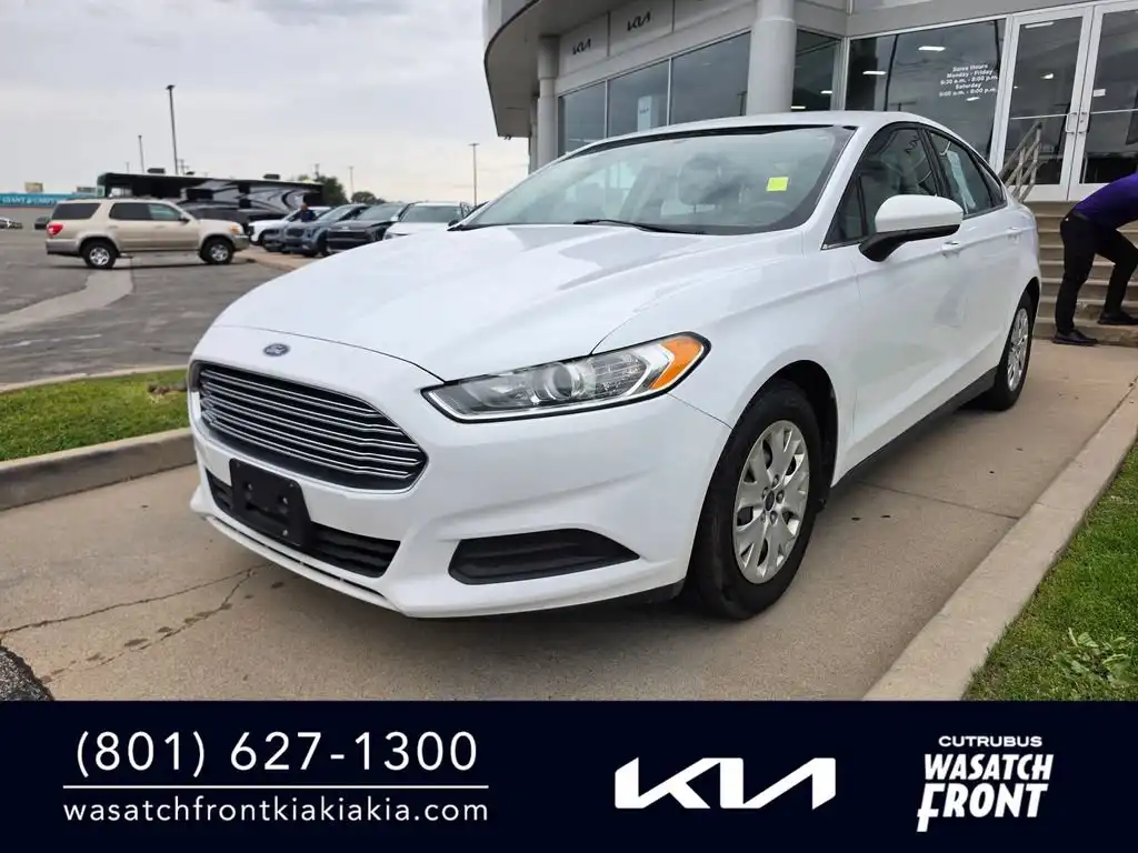 2014 Ford Fusion S FWD I4's photo