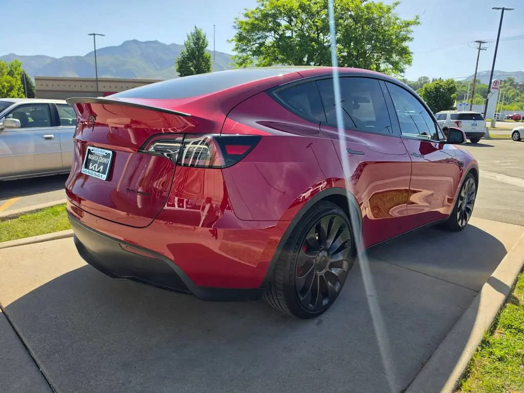2023 Tesla Model Y Performance Dual Motor All-Wheel Drive photo 5