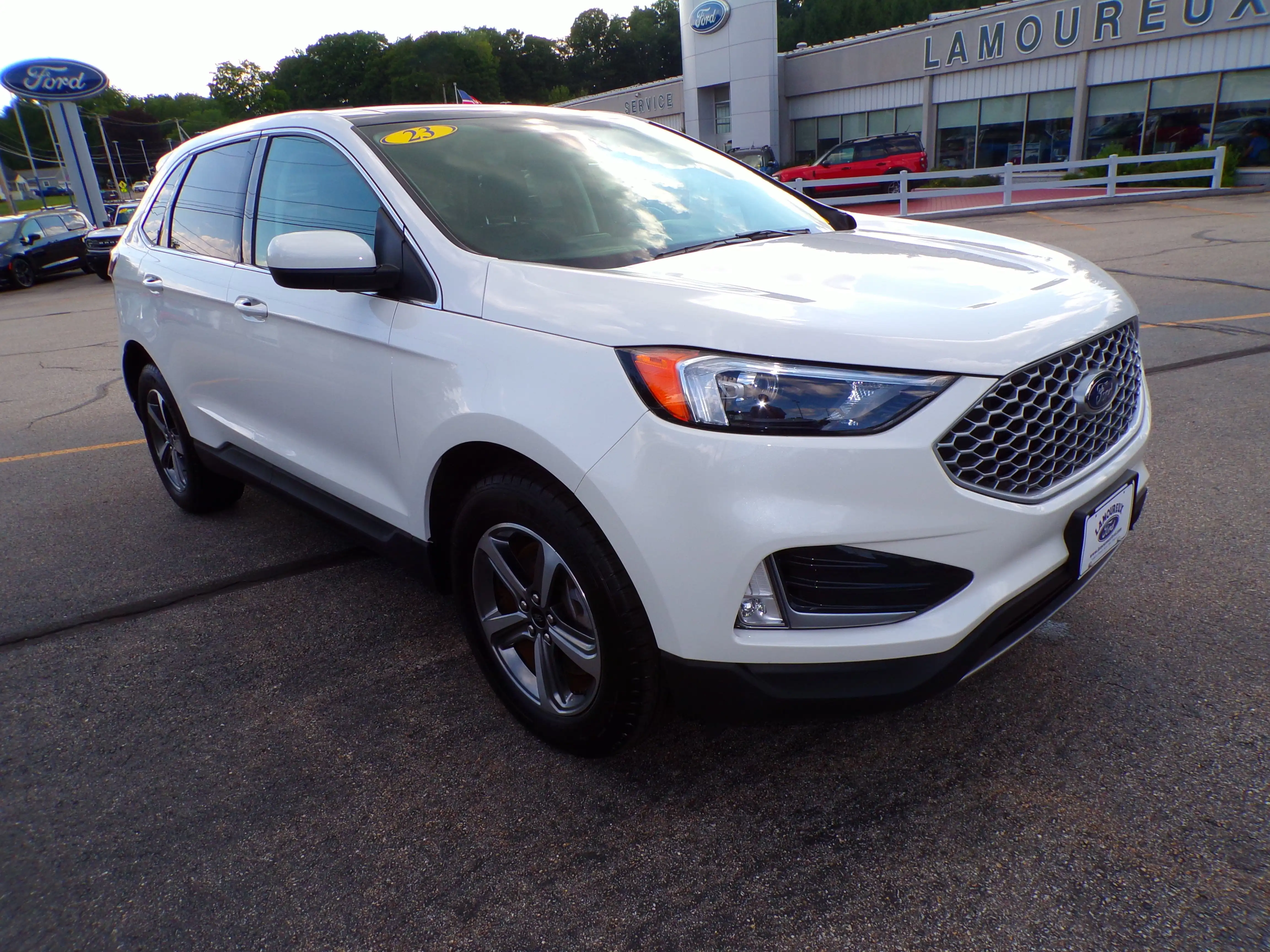 2023 Ford Edge SEL AWD's photo