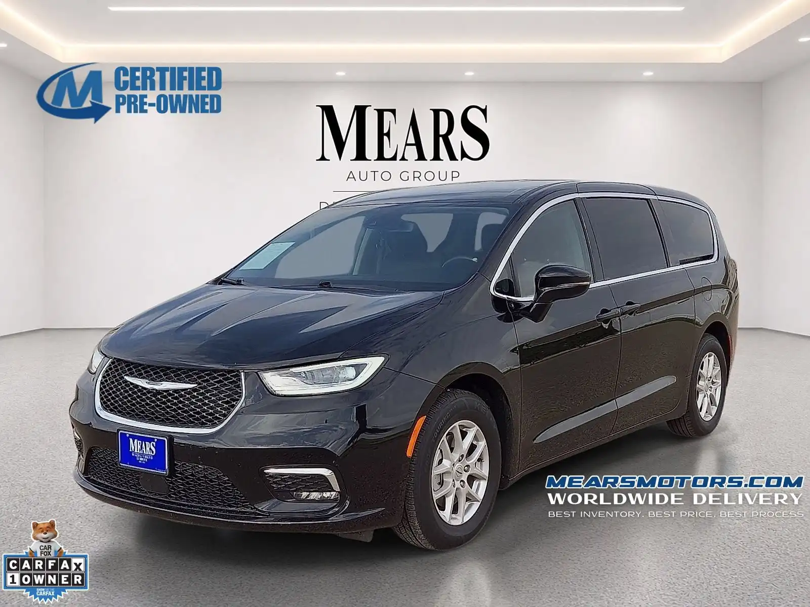 2024 Chrysler Pacifica Touring L's photo