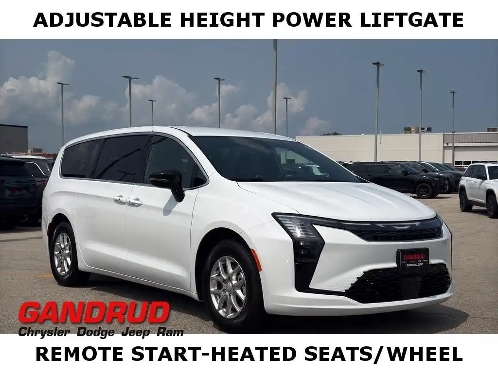 2027 Chrysler Pacifica Select's photo