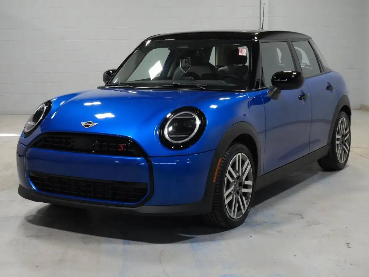 2026 MINI Hardtop Cooper S Signature's photo