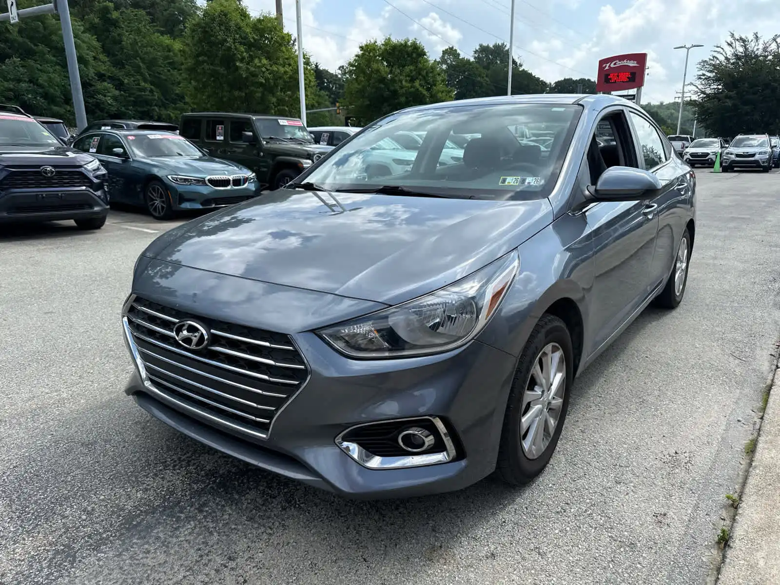 2019 Hyundai Accent SEL 4-Door 6-Speed Automatic's photo