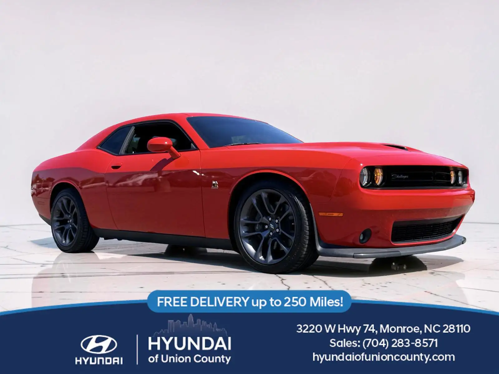 2023 Dodge Challenger R/T Scat Pack's photo