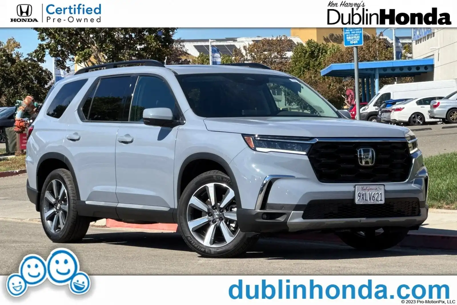 2025 Honda Pilot Touring 2WD's photo
