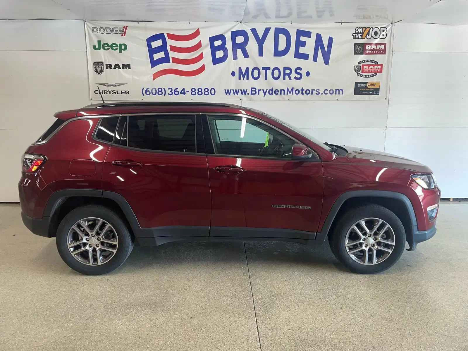 2020 Jeep Compass Sun & Safety 4X4's photo