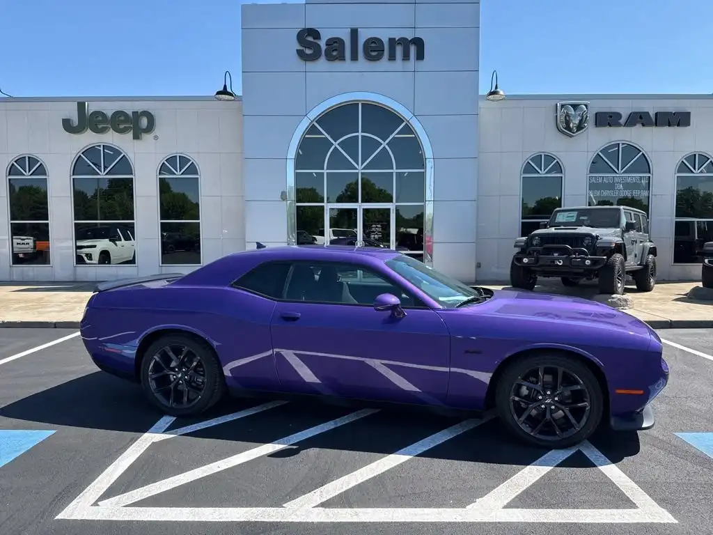 2023 Dodge Challenger R/T's photo
