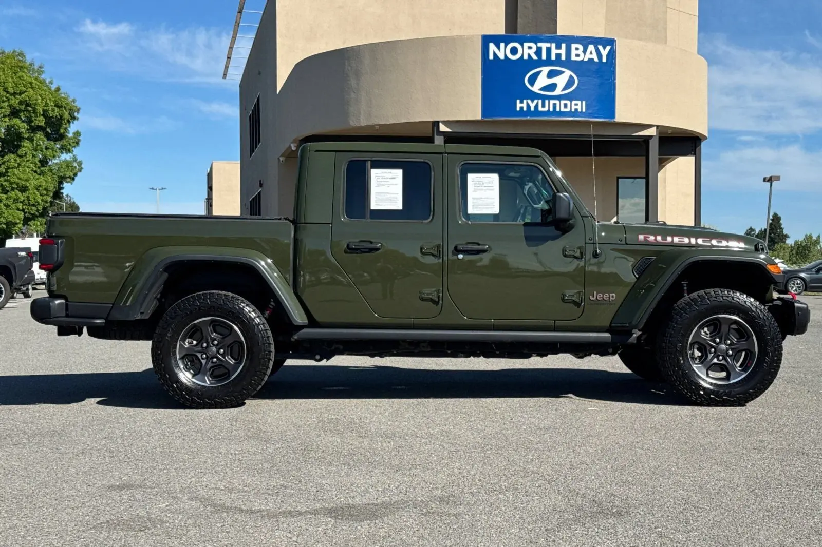 2022 Jeep Gladiator Rubicon photo 3