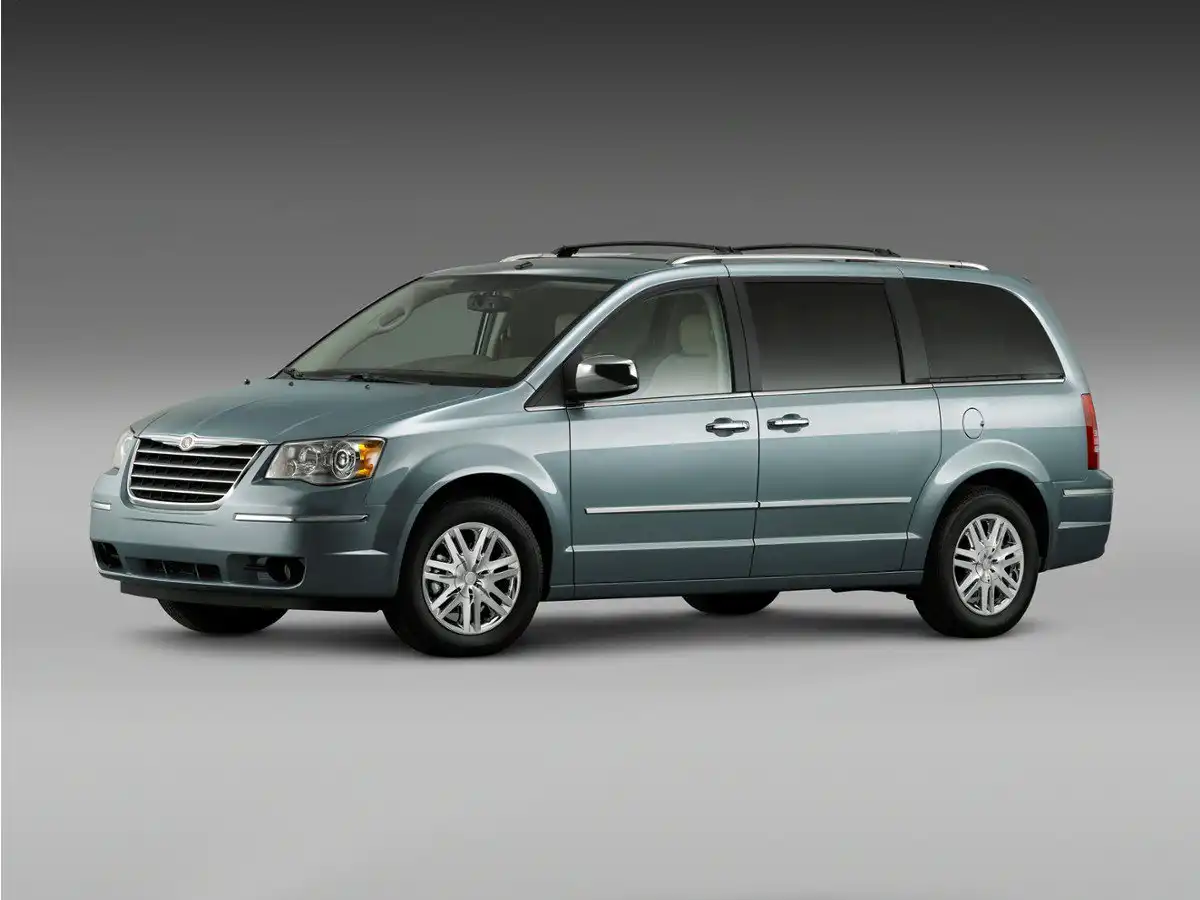 2008 Chrysler Town & Country LX's photo