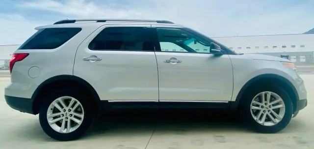 2013 Ford Explorer XLT photo 4