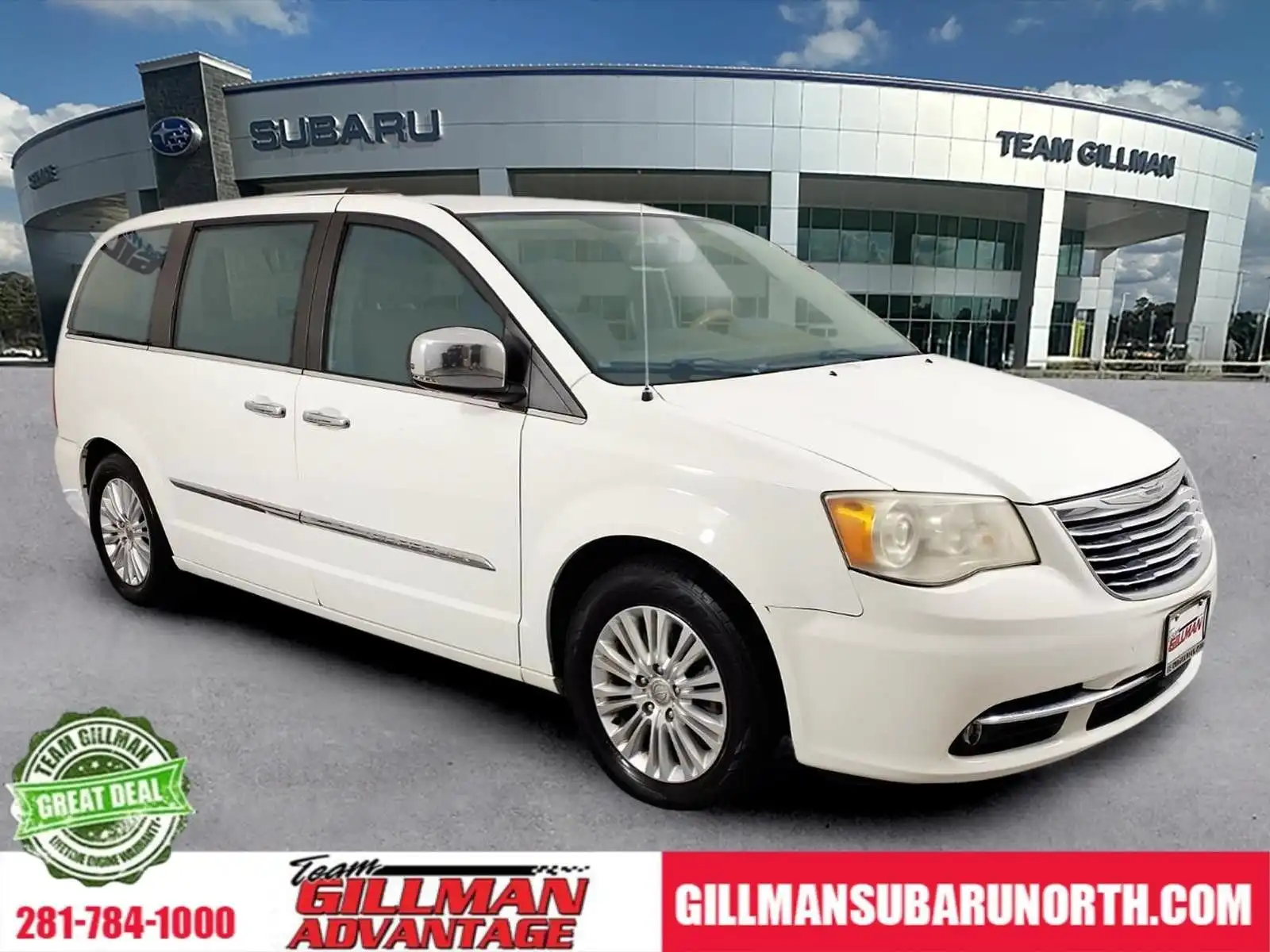 2012 Chrysler Town & Country Limited's photo