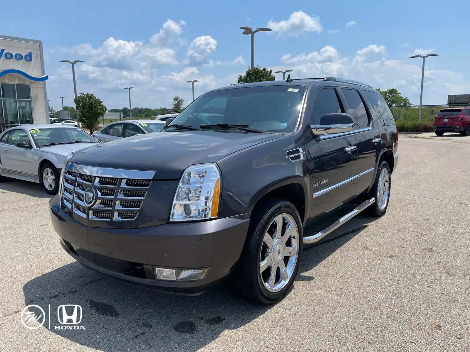 2010 Cadillac Escalade AWD Premium's photo